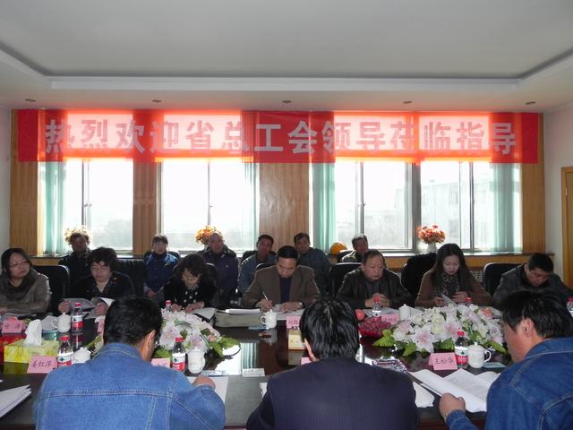 深入车间班组、&ldquo;零距离&rdquo;接触职工、体验职工生活、倾听职工心声